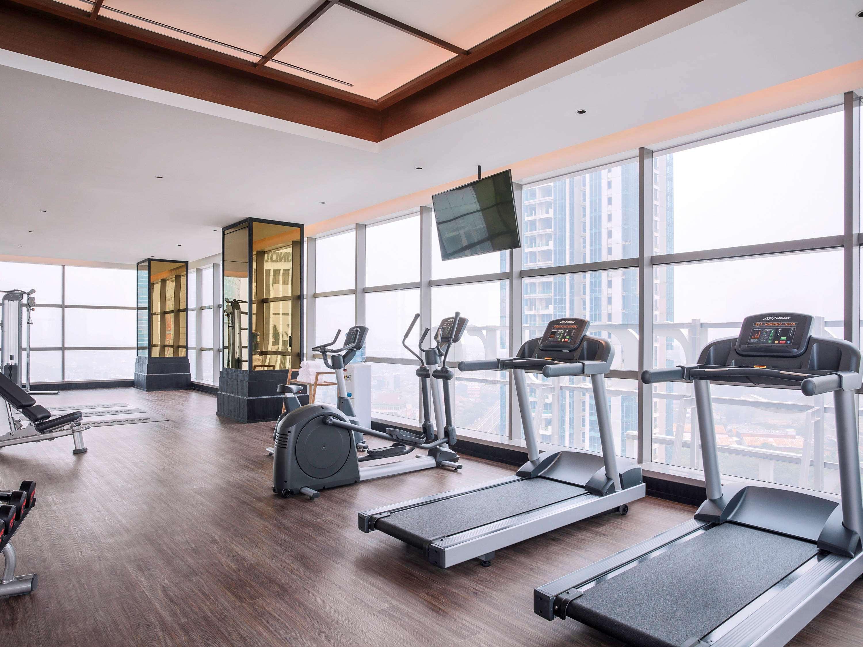 Hotel Mercure Gatot Subroto 4*