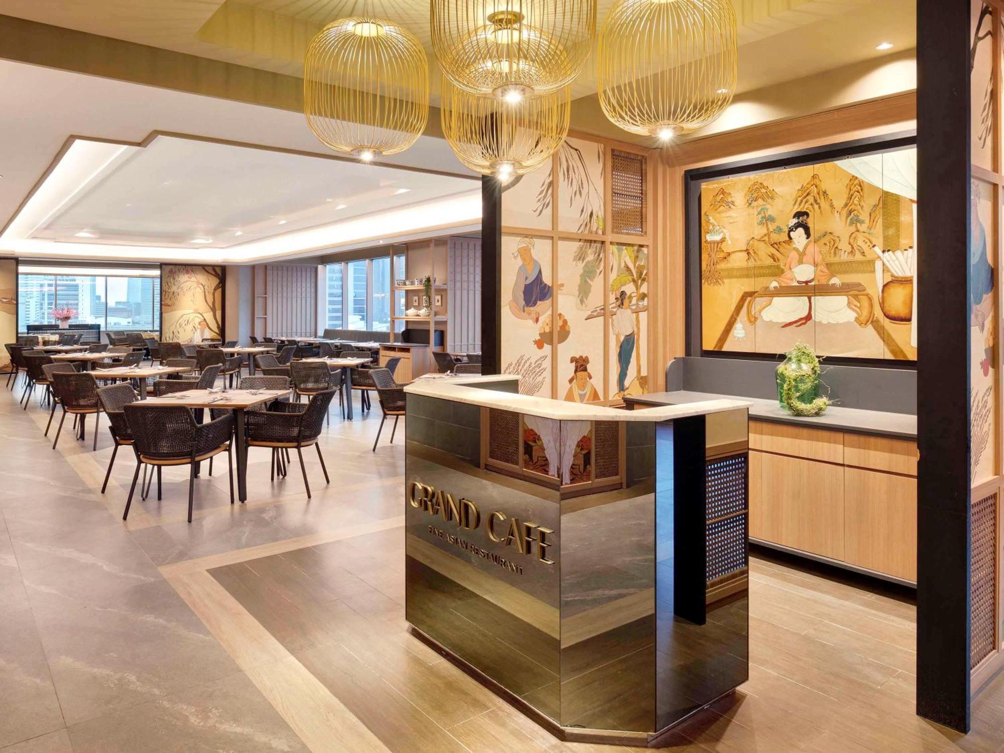 Mercure Gatot Subroto 4*